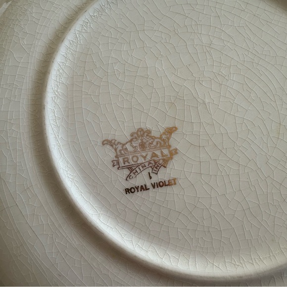 Vintage Royal China Royal Violet Plate Floral Print Large Plate - Picture 7 of 7